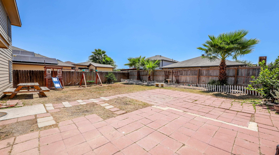 5531 Marble Falls St, Laredo, Texas 78046, 4 Bedrooms Bedrooms, 8 Rooms Rooms,2 BathroomsBathrooms,Residential,For Sale,5531 Marble Falls St,20264260