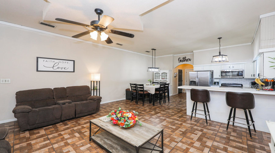 4621 San Rafael Ln, Laredo, Texas 78046, 4 Bedrooms Bedrooms, 7 Rooms Rooms,2 BathroomsBathrooms,Residential,For Sale,4621 San Rafael Ln,20264261