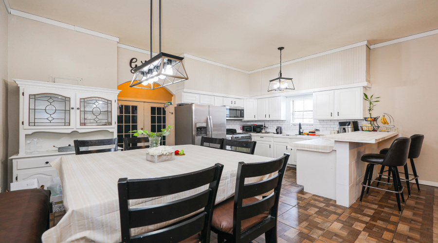 4621 San Rafael Ln, Laredo, Texas 78046, 4 Bedrooms Bedrooms, 7 Rooms Rooms,2 BathroomsBathrooms,Residential,For Sale,4621 San Rafael Ln,20264261