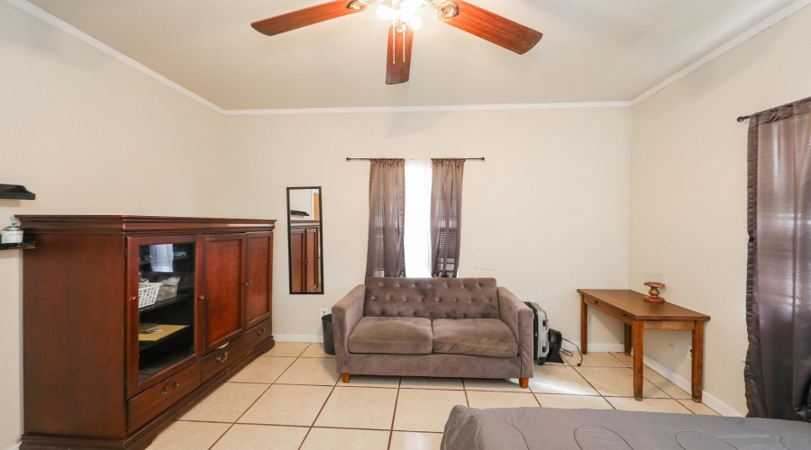 4621 San Rafael Ln, Laredo, Texas 78046, 4 Bedrooms Bedrooms, 7 Rooms Rooms,2 BathroomsBathrooms,Residential,For Sale,4621 San Rafael Ln,20264261