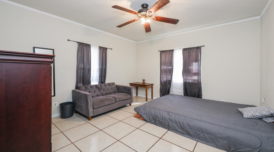 4621 San Rafael Ln, Laredo, Texas 78046, 4 Bedrooms Bedrooms, 7 Rooms Rooms,2 BathroomsBathrooms,Residential,For Sale,4621 San Rafael Ln,20264261
