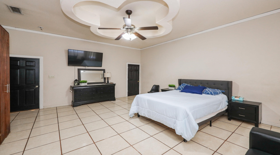 4621 San Rafael Ln, Laredo, Texas 78046, 4 Bedrooms Bedrooms, 7 Rooms Rooms,2 BathroomsBathrooms,Residential,For Sale,4621 San Rafael Ln,20264261