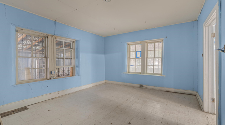 1014 Market St, Laredo, Texas 78040, 4 Bedrooms Bedrooms, 7 Rooms Rooms,2 BathroomsBathrooms,Residential,For Sale,1014 Market St,20264264