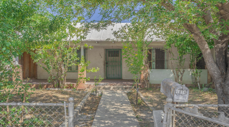 1014 Market St, Laredo, Texas 78040, 4 Bedrooms Bedrooms, 7 Rooms Rooms,2 BathroomsBathrooms,Residential,For Sale,1014 Market St,20264264