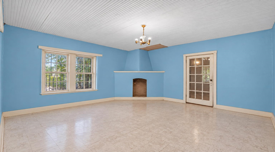 1014 Market St, Laredo, Texas 78040, 4 Bedrooms Bedrooms, 7 Rooms Rooms,2 BathroomsBathrooms,Residential,For Sale,1014 Market St,20264264
