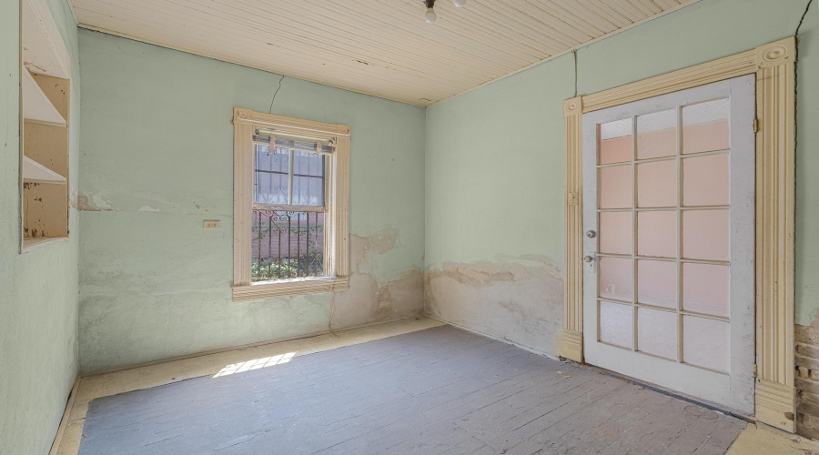 1014 Market St, Laredo, Texas 78040, 4 Bedrooms Bedrooms, 7 Rooms Rooms,2 BathroomsBathrooms,Residential,For Sale,1014 Market St,20264264