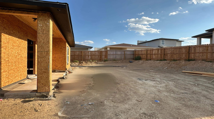 5708 Lone Star Loop, Laredo, Texas 78046, 4 Bedrooms Bedrooms, 6 Rooms Rooms,2 BathroomsBathrooms,Residential,For Sale,5708 Lone Star Loop,20264265
