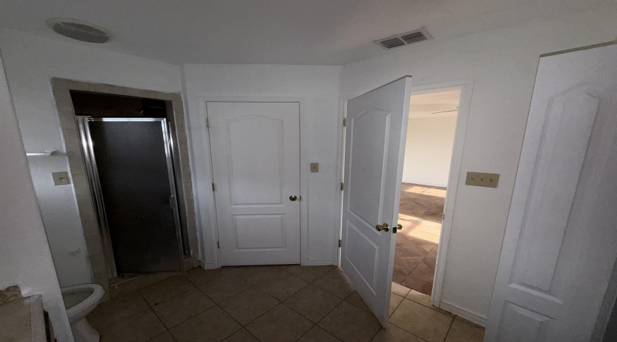816 Witherspoon Lp, LAREDO, Texas 78046, 3 Bedrooms Bedrooms, 5 Rooms Rooms,2 BathroomsBathrooms,Residential,For Sale,816 Witherspoon Lp,20264266