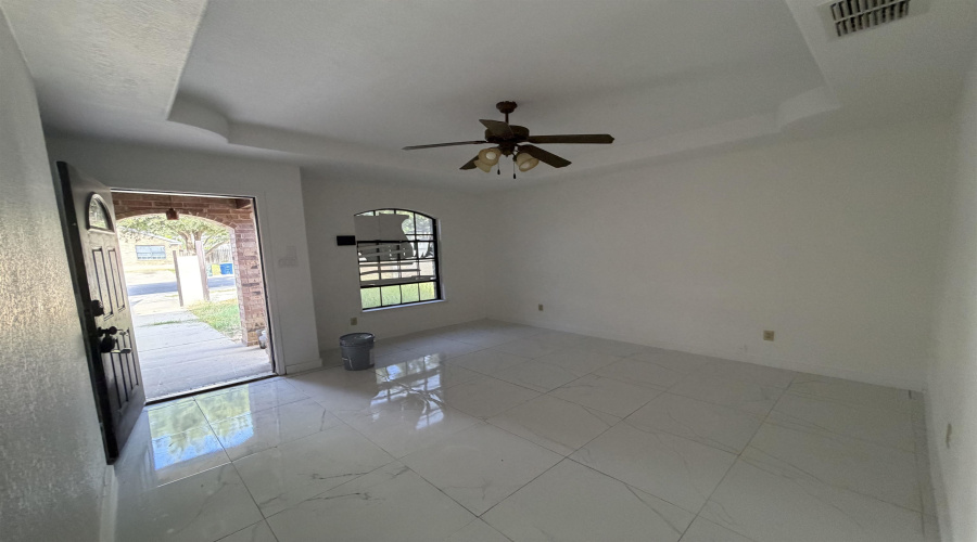 816 Witherspoon Lp, LAREDO, Texas 78046, 3 Bedrooms Bedrooms, 5 Rooms Rooms,2 BathroomsBathrooms,Residential,For Sale,816 Witherspoon Lp,20264266