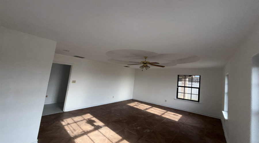 816 Witherspoon Lp, LAREDO, Texas 78046, 3 Bedrooms Bedrooms, 5 Rooms Rooms,2 BathroomsBathrooms,Residential,For Sale,816 Witherspoon Lp,20264266