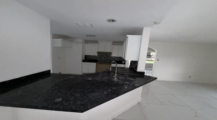 816 Witherspoon Lp, LAREDO, Texas 78046, 3 Bedrooms Bedrooms, 5 Rooms Rooms,2 BathroomsBathrooms,Residential,For Sale,816 Witherspoon Lp,20264266