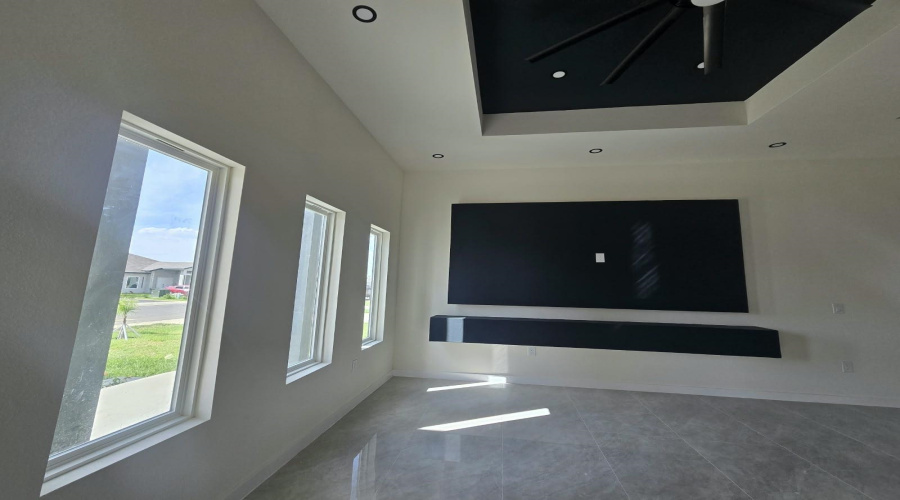 5057 Luna Grande Lp., Laredo, Texas 78046, 3 Bedrooms Bedrooms, 5 Rooms Rooms,2 BathroomsBathrooms,Residential,For Sale,5057 Luna Grande Lp.,20264267
