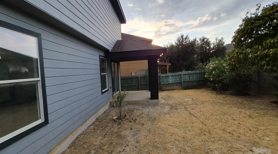 2424 Alegria St, Laredo, Texas 78046, 4 Bedrooms Bedrooms, 6 Rooms Rooms,2 BathroomsBathrooms,Residential,For Sale,2424 Alegria St,20264268