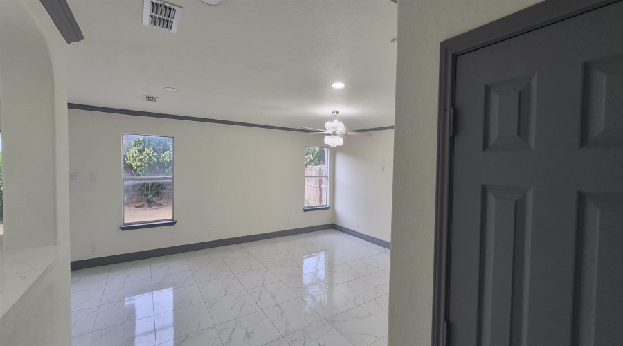 2424 Alegria St, Laredo, Texas 78046, 4 Bedrooms Bedrooms, 6 Rooms Rooms,2 BathroomsBathrooms,Residential,For Sale,2424 Alegria St,20264268