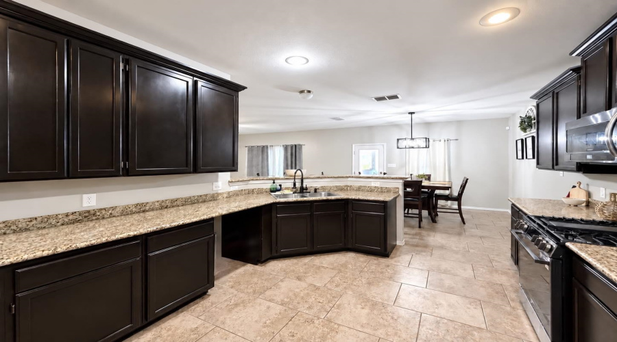 11221 Sierra Gorda Dr, Laredo, Texas 78045-7141, 3 Bedrooms Bedrooms, 6 Rooms Rooms,2 BathroomsBathrooms,Residential,For Rent,11221 Sierra Gorda Dr,20264271