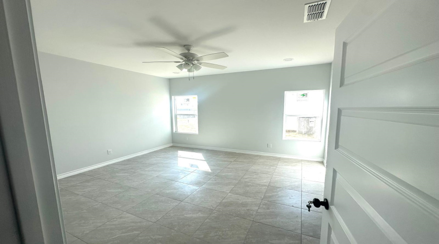 4407 Black Buck Ave, Laredo, Texas 78045, 3 Bedrooms Bedrooms, 8 Rooms Rooms,3 BathroomsBathrooms,Residential,For Rent,4407 Black Buck Ave,20264273