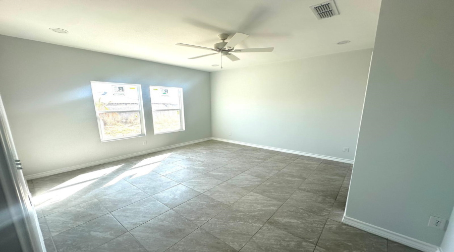 4407 Black Buck Ave, Laredo, Texas 78045, 3 Bedrooms Bedrooms, 8 Rooms Rooms,3 BathroomsBathrooms,Residential,For Rent,4407 Black Buck Ave,20264273
