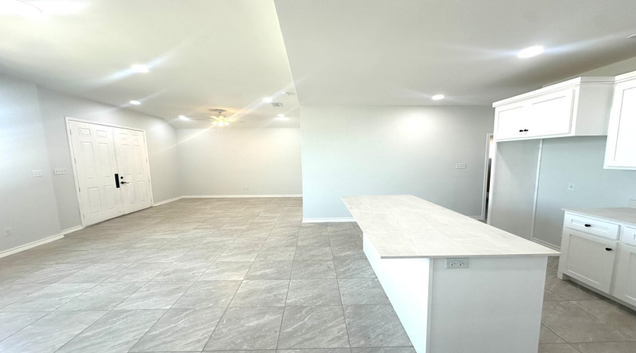 4407 Black Buck Ave, Laredo, Texas 78045, 3 Bedrooms Bedrooms, 8 Rooms Rooms,3 BathroomsBathrooms,Residential,For Rent,4407 Black Buck Ave,20264273