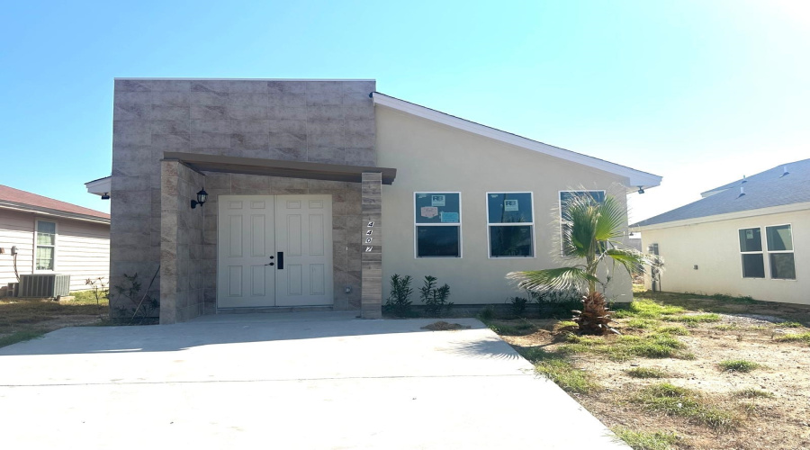 4407 Black Buck Ave, Laredo, Texas 78045, 3 Bedrooms Bedrooms, 8 Rooms Rooms,3 BathroomsBathrooms,Residential,For Rent,4407 Black Buck Ave,20264273