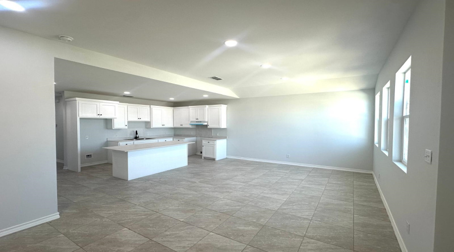 4407 Black Buck Ave, Laredo, Texas 78045, 3 Bedrooms Bedrooms, 8 Rooms Rooms,3 BathroomsBathrooms,Residential,For Rent,4407 Black Buck Ave,20264273