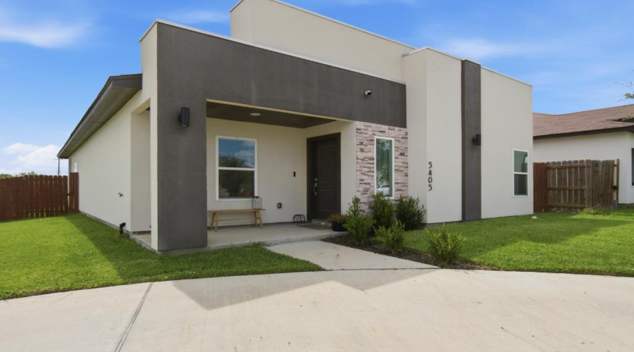 5405 Travesia Ct., Laredo, Texas 78046-45, 3 Bedrooms Bedrooms, 7 Rooms Rooms,2 BathroomsBathrooms,Residential,For Rent,5405 Travesia Ct.,20264275