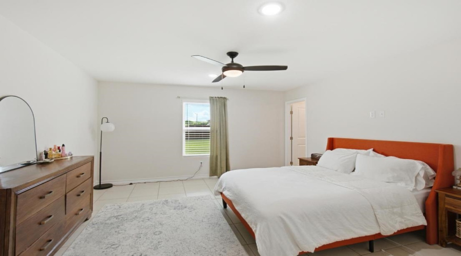 5405 Travesia Ct., Laredo, Texas 78046-45, 3 Bedrooms Bedrooms, 7 Rooms Rooms,2 BathroomsBathrooms,Residential,For Rent,5405 Travesia Ct.,20264275