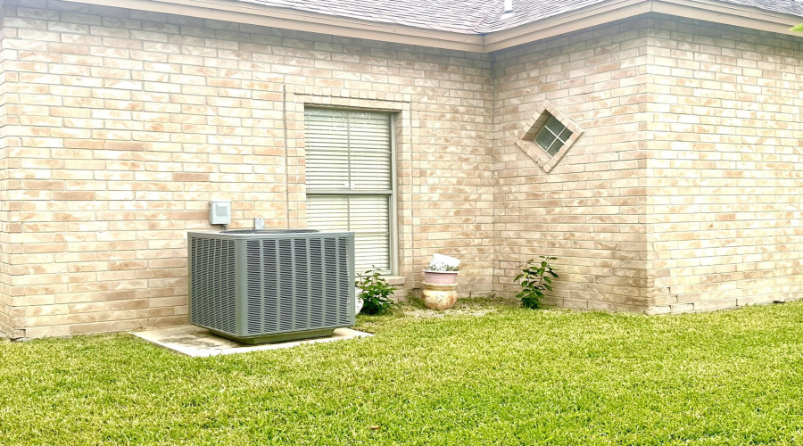 5121 Bengo Bay Rd, Laredo, Texas 78041-0000, 2 Bedrooms Bedrooms, 5 Rooms Rooms,2 BathroomsBathrooms,Residential,For Sale,5121 Bengo Bay Rd,20264278