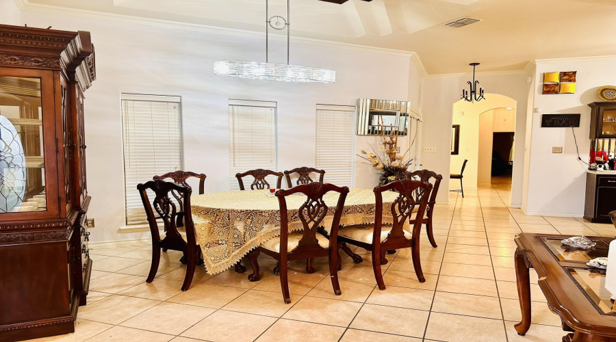 5121 Bengo Bay Rd, Laredo, Texas 78041-0000, 2 Bedrooms Bedrooms, 5 Rooms Rooms,2 BathroomsBathrooms,Residential,For Sale,5121 Bengo Bay Rd,20264278