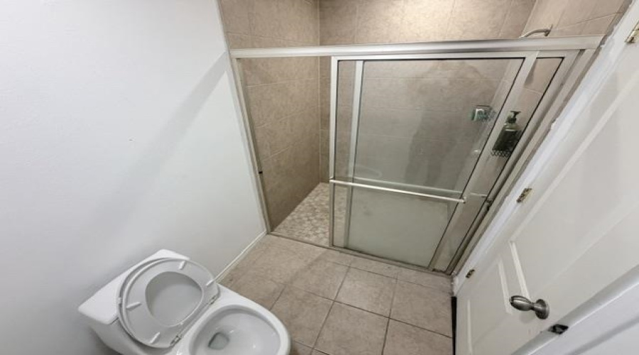 3924 Rasoul Dr, Laredo, Texas 78045, 3 Bedrooms Bedrooms, 6 Rooms Rooms,2 BathroomsBathrooms,Residential,For Sale,3924 Rasoul Dr,20264279