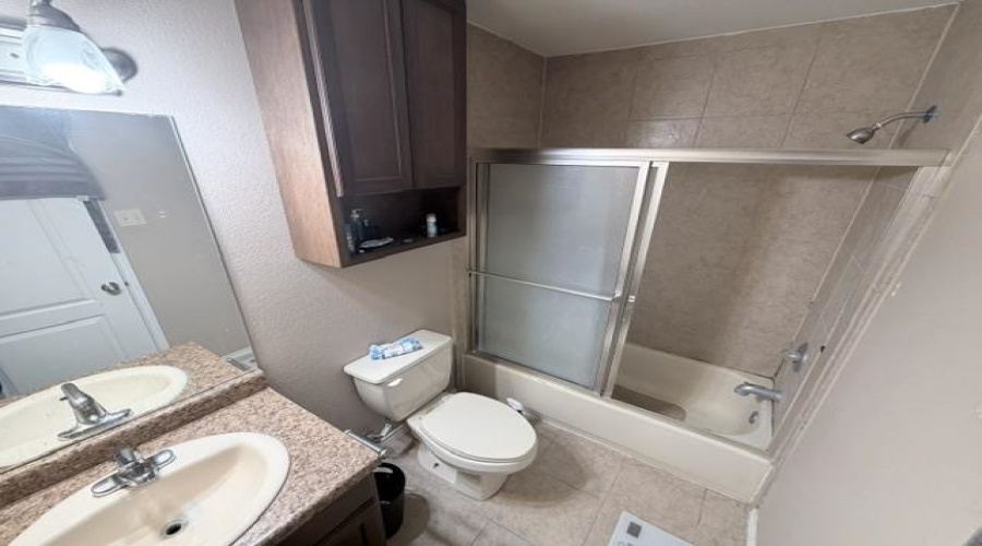 3924 Rasoul Dr, Laredo, Texas 78045, 3 Bedrooms Bedrooms, 6 Rooms Rooms,2 BathroomsBathrooms,Residential,For Sale,3924 Rasoul Dr,20264279