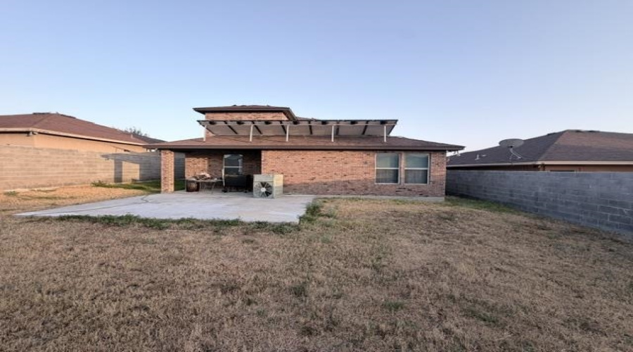 3924 Rasoul Dr, Laredo, Texas 78045, 3 Bedrooms Bedrooms, 6 Rooms Rooms,2 BathroomsBathrooms,Residential,For Sale,3924 Rasoul Dr,20264279
