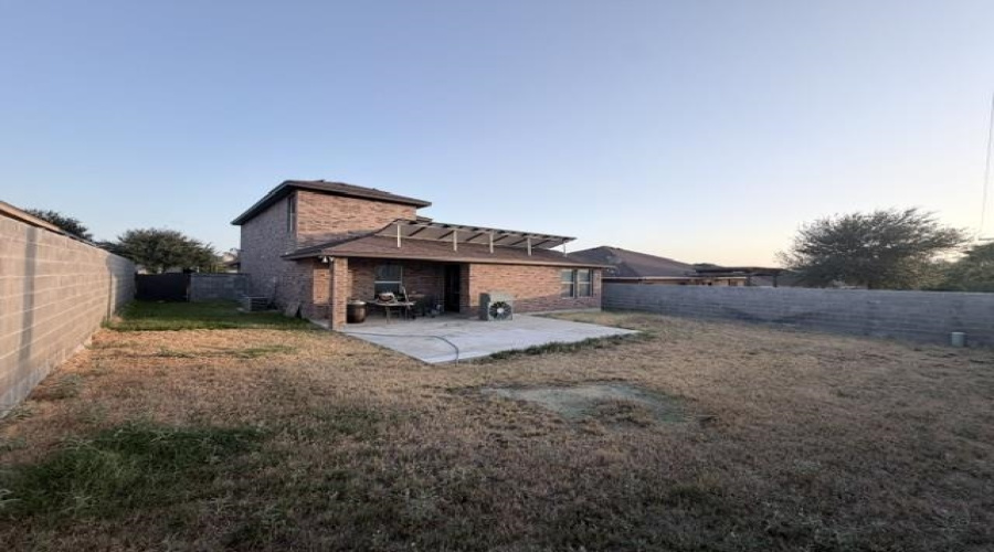 3924 Rasoul Dr, Laredo, Texas 78045, 3 Bedrooms Bedrooms, 6 Rooms Rooms,2 BathroomsBathrooms,Residential,For Sale,3924 Rasoul Dr,20264279