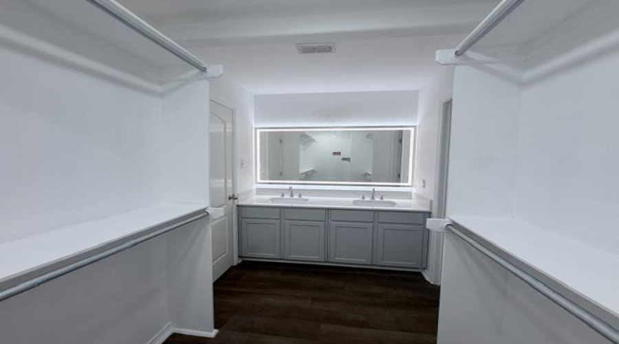 3924 Rasoul Dr, Laredo, Texas 78045, 3 Bedrooms Bedrooms, 6 Rooms Rooms,2 BathroomsBathrooms,Residential,For Sale,3924 Rasoul Dr,20264279