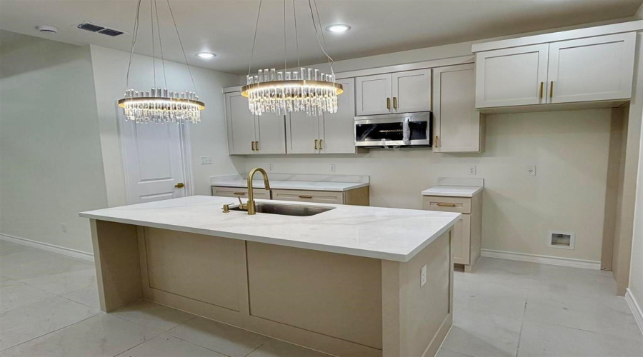205 Lusitano Dr., Laredo, Texas 78046, 3 Bedrooms Bedrooms, 5 Rooms Rooms,2 BathroomsBathrooms,Residential,For Sale,205 Lusitano Dr.,20264280