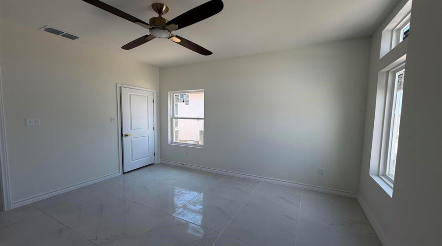 205 Lusitano Dr., Laredo, Texas 78046, 3 Bedrooms Bedrooms, 5 Rooms Rooms,2 BathroomsBathrooms,Residential,For Sale,205 Lusitano Dr.,20264280