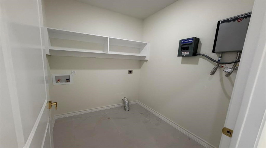 205 Lusitano Dr., Laredo, Texas 78046, 3 Bedrooms Bedrooms, 5 Rooms Rooms,2 BathroomsBathrooms,Residential,For Sale,205 Lusitano Dr.,20264280