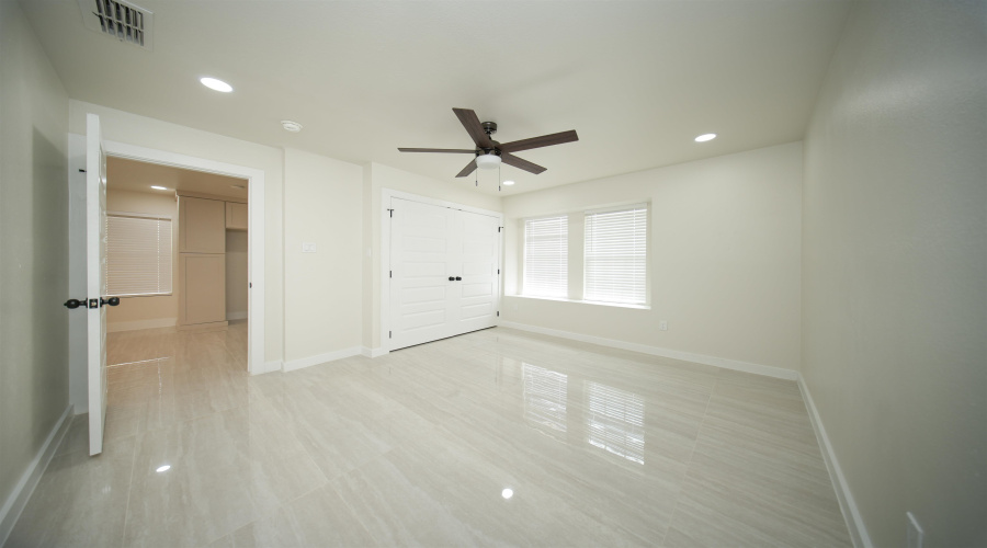 1936 Denmark Ln, Laredo, Texas 78045, 4 Bedrooms Bedrooms, 5 Rooms Rooms,2 BathroomsBathrooms,Residential,For Rent,1936 Denmark Ln,20264281