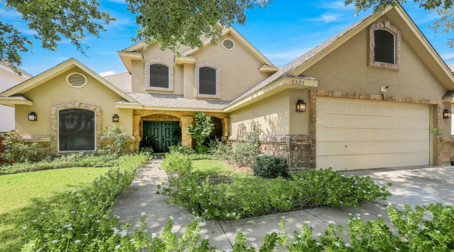 2327 Grisell Dr, Laredo, Texas 78041, 3 Bedrooms Bedrooms, 7 Rooms Rooms,2 BathroomsBathrooms,Residential,For Sale,2327 Grisell Dr,20264282