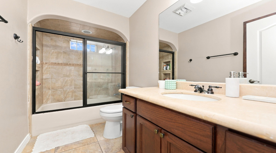 2327 Grisell Dr, Laredo, Texas 78041, 3 Bedrooms Bedrooms, 7 Rooms Rooms,2 BathroomsBathrooms,Residential,For Sale,2327 Grisell Dr,20264282