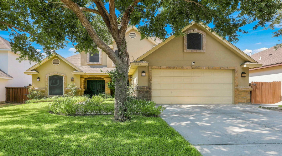 2327 Grisell Dr, Laredo, Texas 78041, 3 Bedrooms Bedrooms, 7 Rooms Rooms,2 BathroomsBathrooms,Residential,For Sale,2327 Grisell Dr,20264282