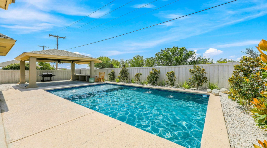 2327 Grisell Dr, Laredo, Texas 78041, 3 Bedrooms Bedrooms, 7 Rooms Rooms,2 BathroomsBathrooms,Residential,For Sale,2327 Grisell Dr,20264282