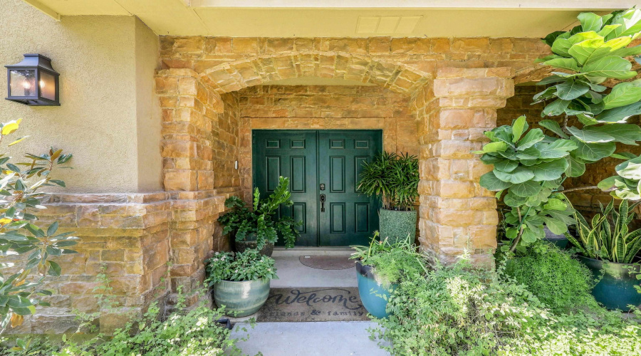 2327 Grisell Dr, Laredo, Texas 78041, 3 Bedrooms Bedrooms, 7 Rooms Rooms,2 BathroomsBathrooms,Residential,For Sale,2327 Grisell Dr,20264282