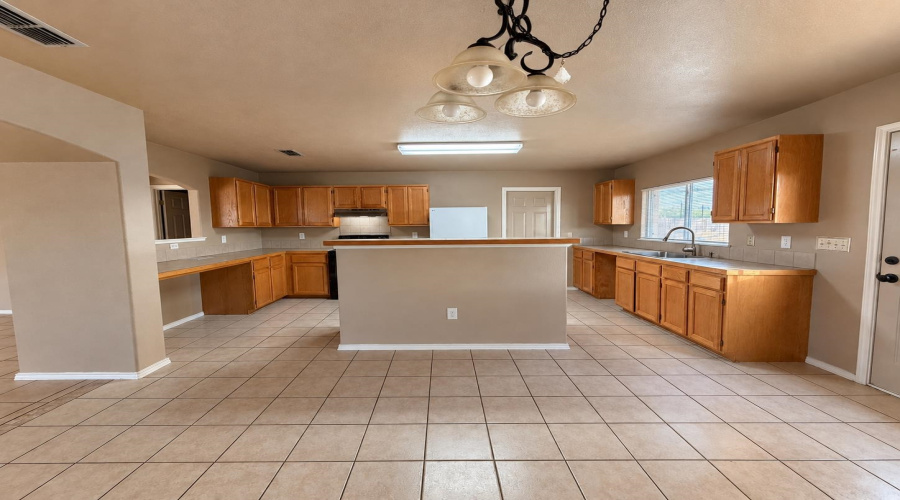 518 Gandara Dr, Laredo, Texas 78043, 3 Bedrooms Bedrooms, 5 Rooms Rooms,2 BathroomsBathrooms,Residential,For Rent,518 Gandara Dr,20264283