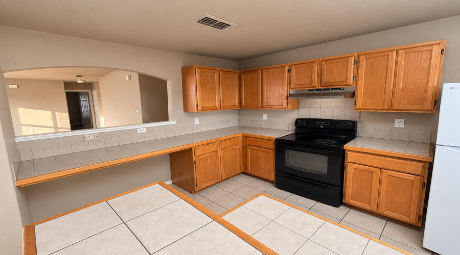 518 Gandara Dr, Laredo, Texas 78043, 3 Bedrooms Bedrooms, 5 Rooms Rooms,2 BathroomsBathrooms,Residential,For Rent,518 Gandara Dr,20264283