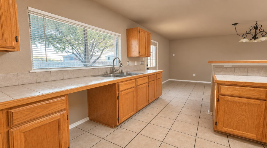 518 Gandara Dr, Laredo, Texas 78043, 3 Bedrooms Bedrooms, 5 Rooms Rooms,2 BathroomsBathrooms,Residential,For Rent,518 Gandara Dr,20264283
