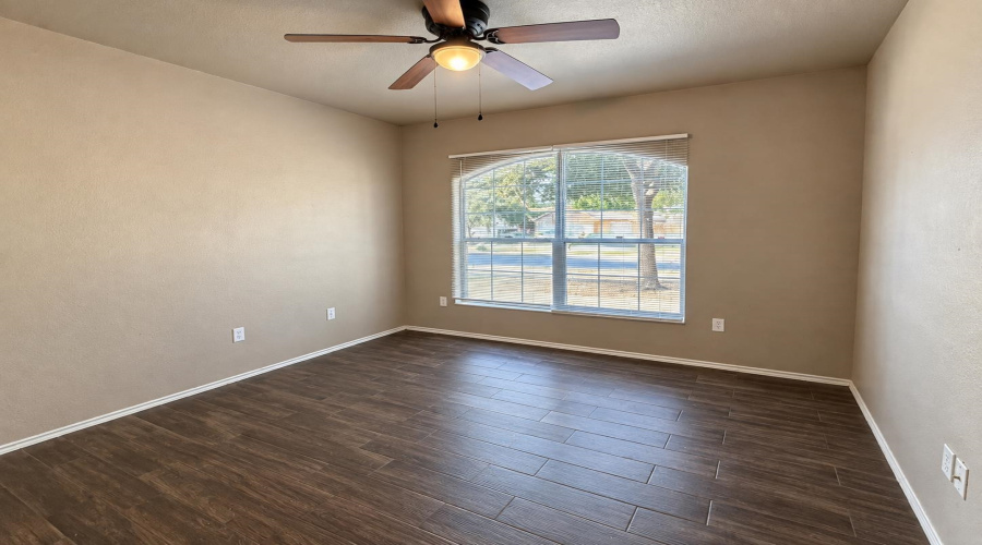 518 Gandara Dr, Laredo, Texas 78043, 3 Bedrooms Bedrooms, 5 Rooms Rooms,2 BathroomsBathrooms,Residential,For Rent,518 Gandara Dr,20264283