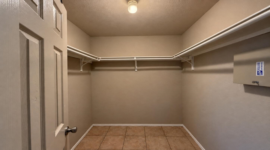 518 Gandara Dr, Laredo, Texas 78043, 3 Bedrooms Bedrooms, 5 Rooms Rooms,2 BathroomsBathrooms,Residential,For Rent,518 Gandara Dr,20264283