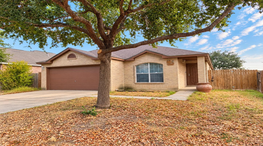 518 Gandara Dr, Laredo, Texas 78043, 3 Bedrooms Bedrooms, 5 Rooms Rooms,2 BathroomsBathrooms,Residential,For Rent,518 Gandara Dr,20264283