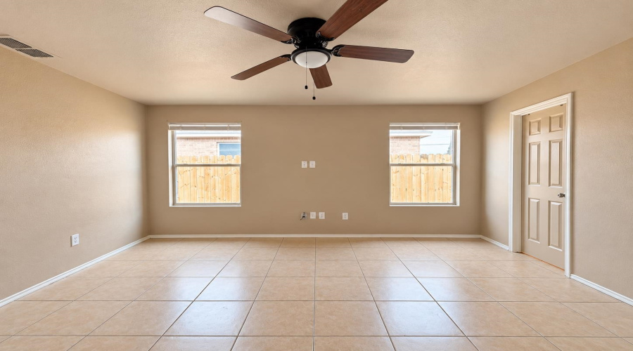 518 Gandara Dr, Laredo, Texas 78043, 3 Bedrooms Bedrooms, 5 Rooms Rooms,2 BathroomsBathrooms,Residential,For Rent,518 Gandara Dr,20264283