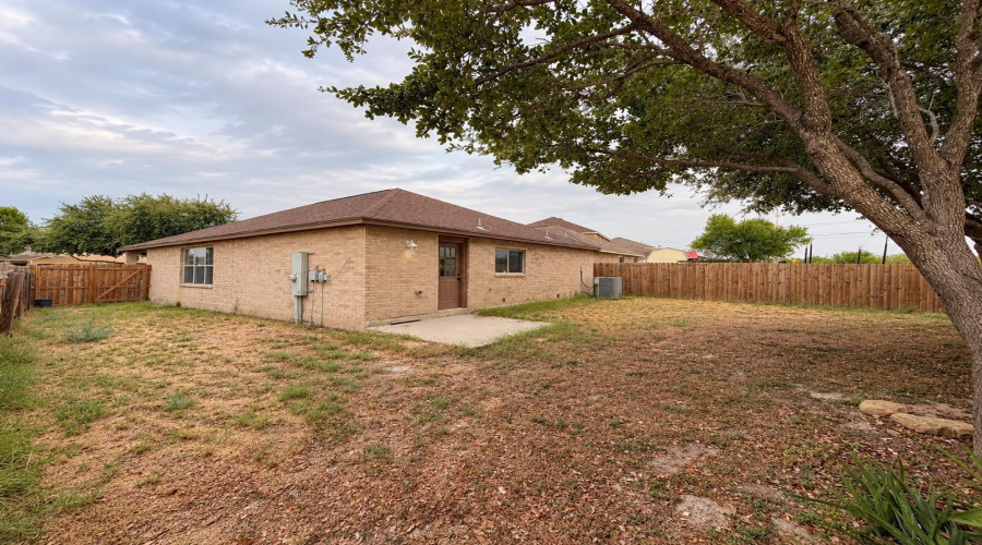 518 Gandara Dr, Laredo, Texas 78043, 3 Bedrooms Bedrooms, 5 Rooms Rooms,2 BathroomsBathrooms,Residential,For Rent,518 Gandara Dr,20264283